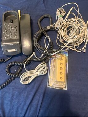 Sony IT-B3 Telephone Corded Phone Black Vintage Desk Wall Single Line Redial EUC